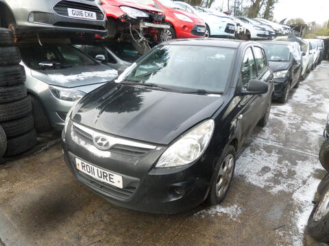 Breaking Hyundai I20 20112 for spares #1