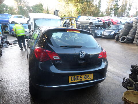Breaking Vauxhall Astra 2015 for spares #2