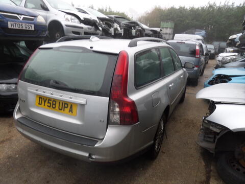 Breaking Volvo V50 2008 for spares #3