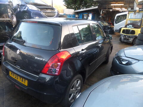 Breaking Suzuki Swift 2010 for spares #3