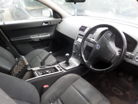 Breaking Volvo V50 2008 for spares #4